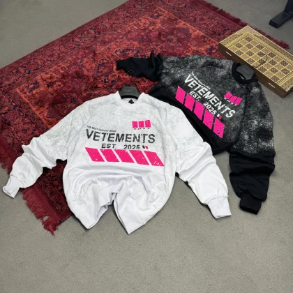دورس سه نخ یقه گرد داخل کرک قواره لش باکسی طرح VETEMENTS